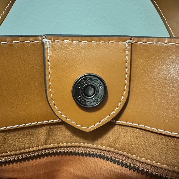 Coach Field Tote 40 In Micro Signature Jacquard - Picture 5 of 8